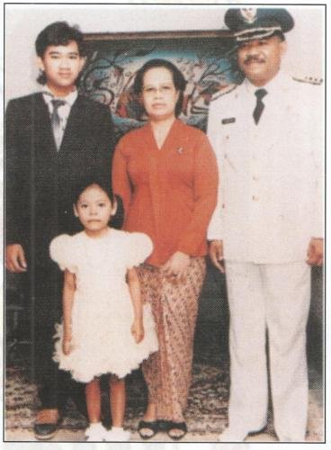 002 A. Rasyid Rais keluarga