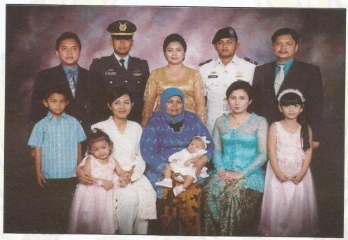 024 Achmad Iskandar, (Alm) keluarga