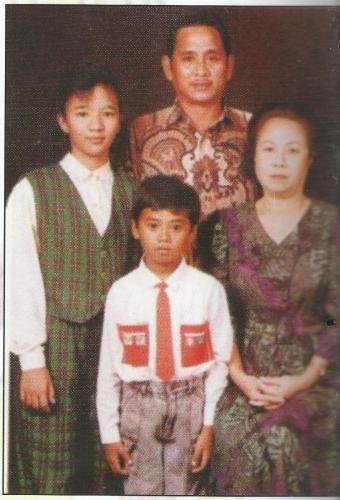 380 Sahna Suwarsa (alm) keluarga