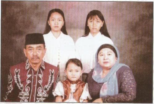 506 Utto Tontowi Djauhari keluarga